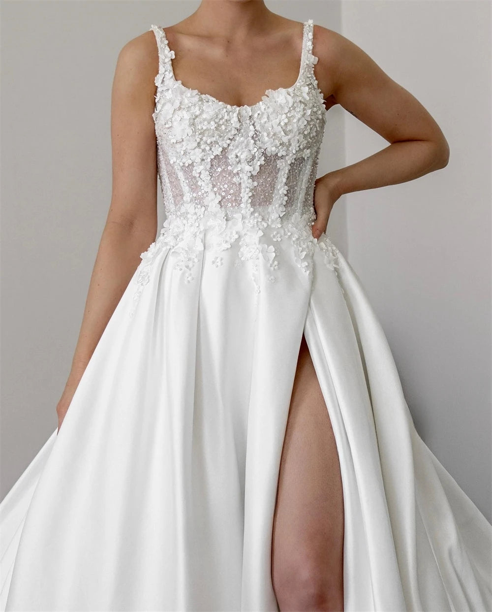 Satin Wedding Dresses For Woman Bride Sleeveless Slit Sweetheart Pleat Appliques Robe De Mariée Customized